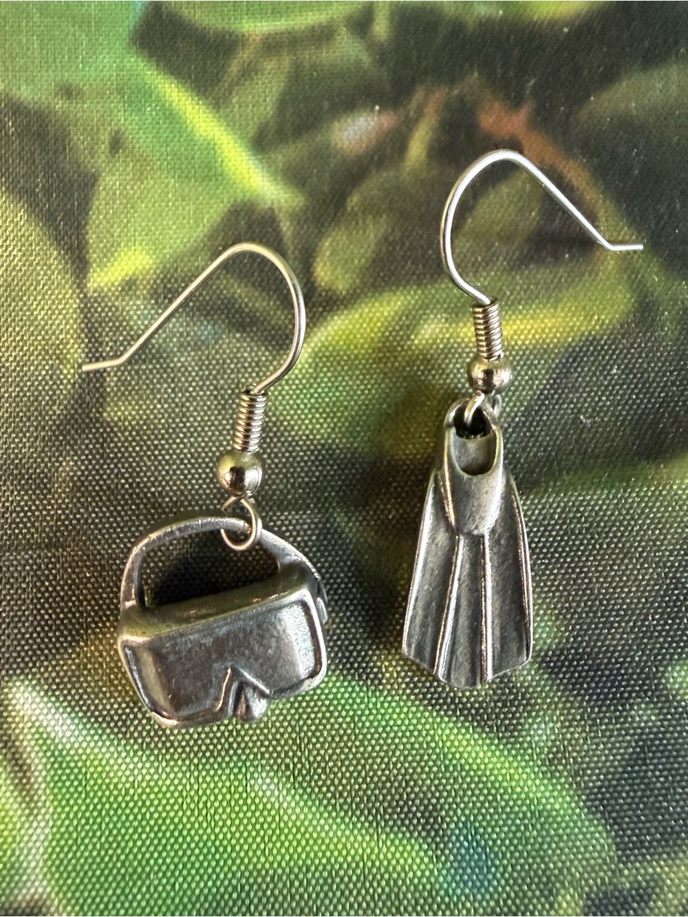 Vintage 1993 Danforth Pewter Scuba Diving Earrings Mismatched Mask & Fin Signed